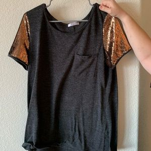 Short sleeved sequin sleeved shirt